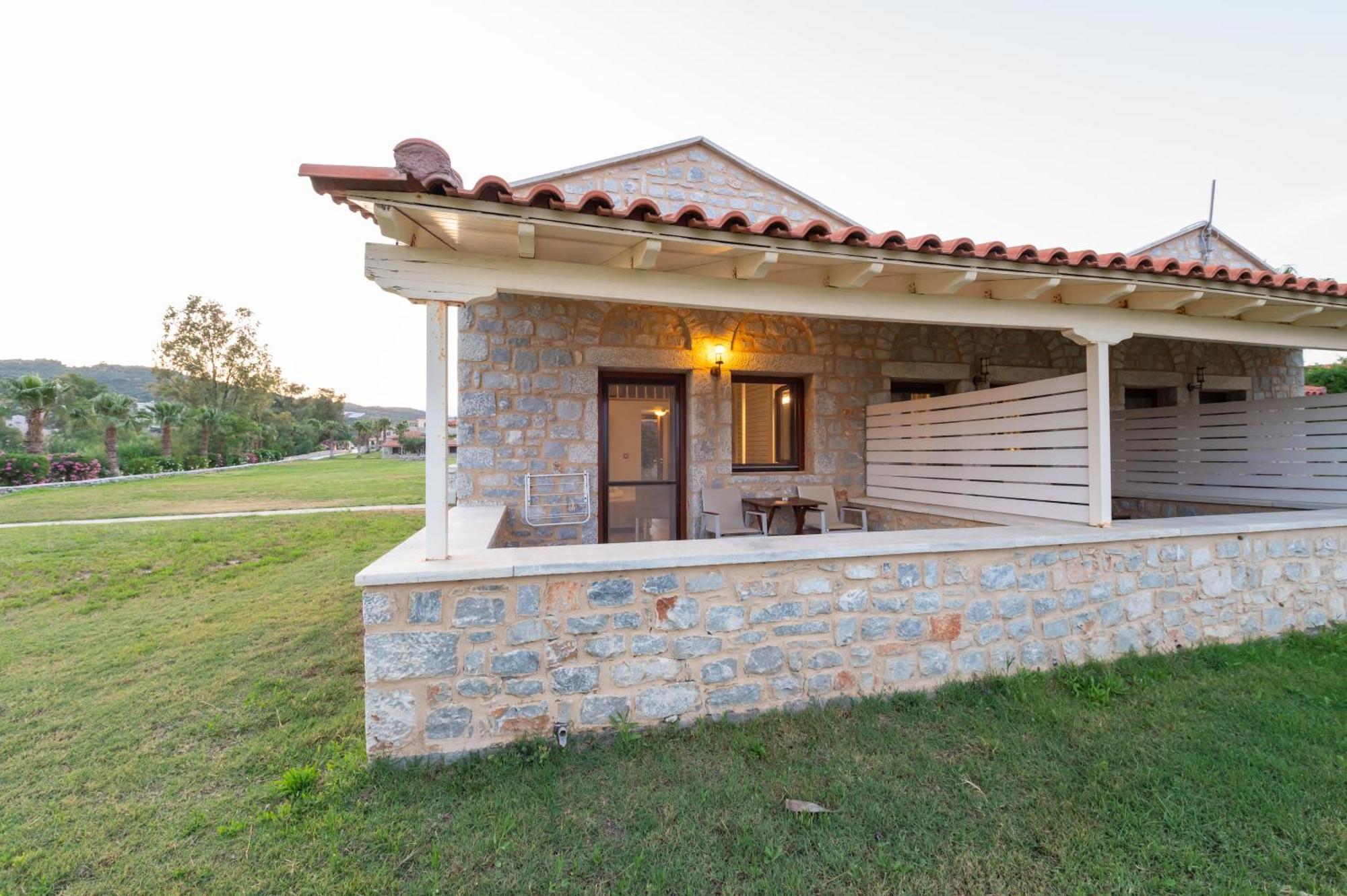 Aktaion Resort Gythio Buitenkant foto