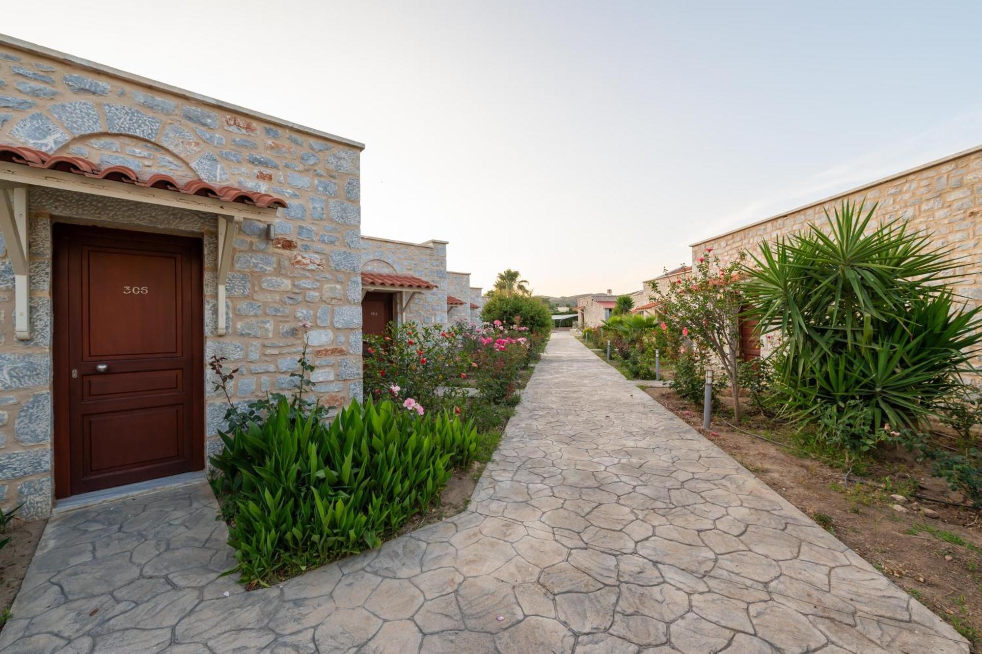Aktaion Resort Gythio Buitenkant foto